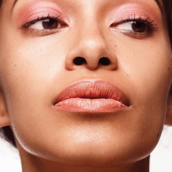 THE ORGANIC SKIN CO. CHEEKY LIP AND CHEEK TINT IN PETAL POWER - Picture 4 of 9